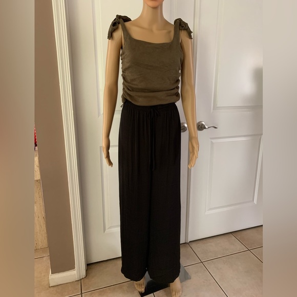 JOIE Black Wide Leg Pleated Satin Pants - Picture 3 of 13